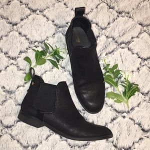 Short Chelsea Boots